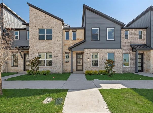 8913 Lowell Street, Rowlett, TX 75089