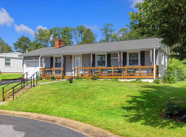 2399 HIGHVIEW CIR, STAUNTON, VA 24401