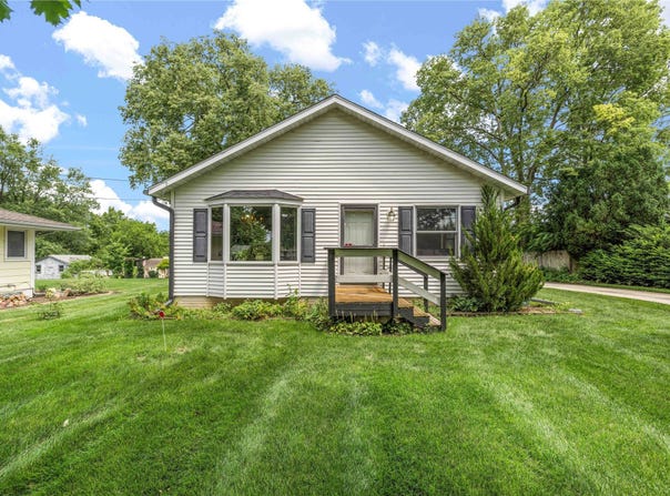 612 N J Street, Indianola, IA 50125