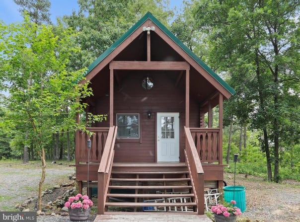 873 BLUFFS RIDGE, SPRINGFIELD, WV 26763