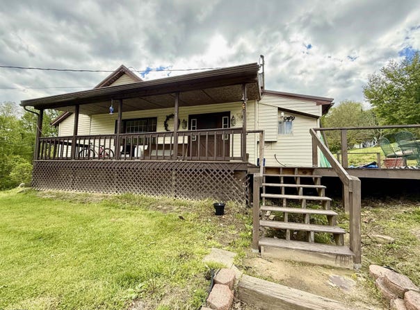 669 W Hill Road, Grafton, WV 26354