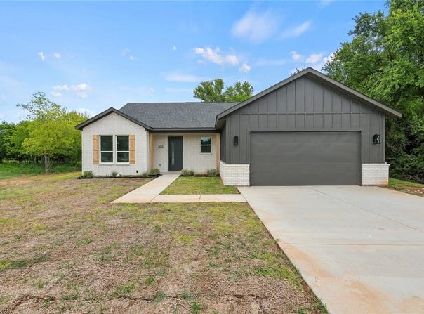 34010 Stonewood Drive, Whitney, TX 76692