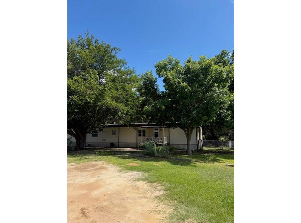 73 FM 1221, Hext, TX 76848