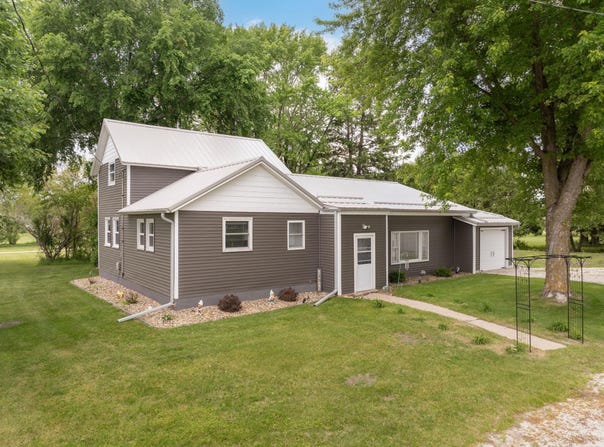 716 E 13th Street, Sumner, IA 50674