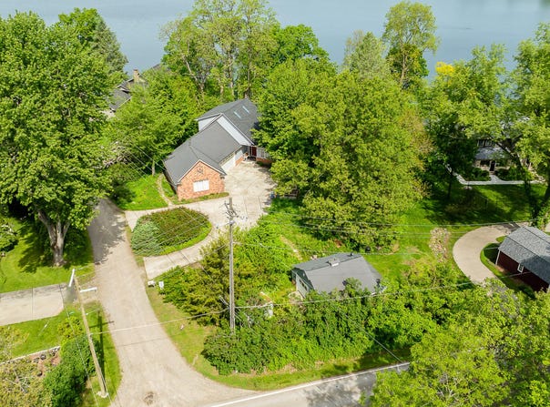 8790 Hendricks Drive, Brighton, MI 48116