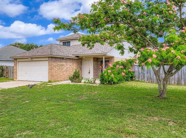 1301 Still Meadow DR, Leander, TX 78641
