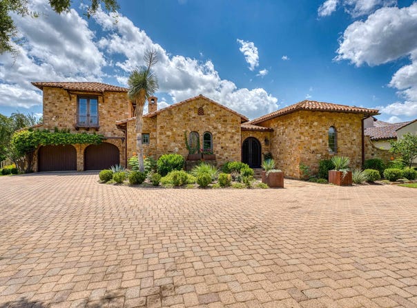 122 Plaza Escondido, Horseshoe Bay, TX 78657