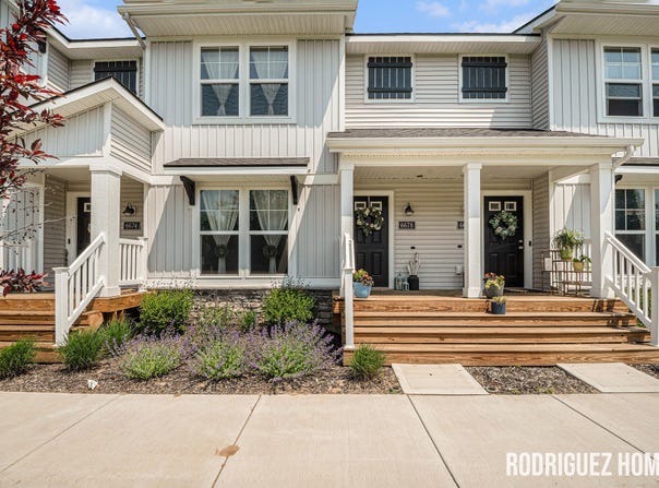 6678 S Square Lane, Rockford, MI 49341