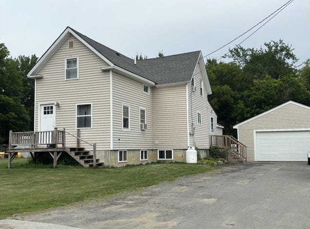 16 Pleasant Street, Newport, ME 04953