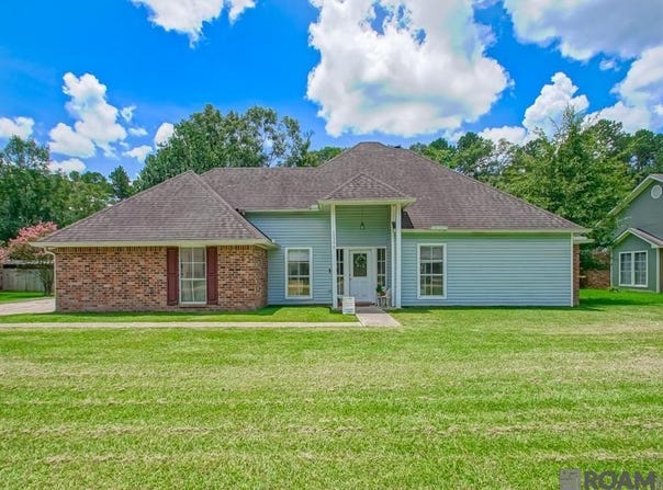 13390 Savannah Dr, Walker, LA 70785