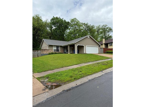 5012 Trailbend Drive, Black Jack, MO 63033