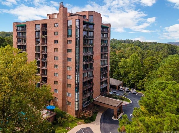 1 Treetops Lane, Little Rock, AR 72202