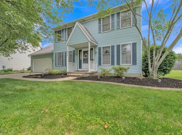 724 Kent Circle, Elyria, OH 44035
