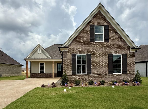 784 Coahoma Court, Nesbit, MS 38651