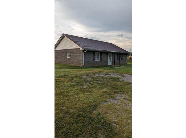 1102 Hwy 79, DOVER, TN 37058