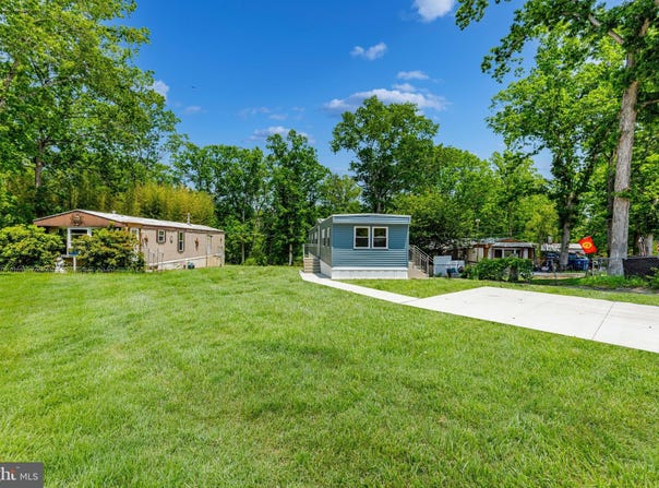3610A WEYMOUTH RD, BROWNS MILLS, NJ 08015