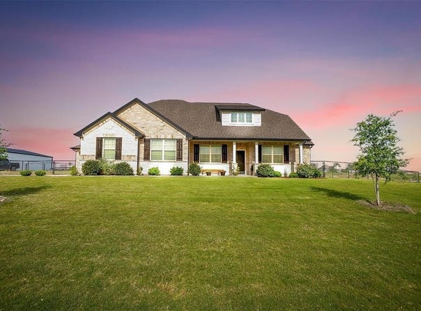 340 Sanger Drive, Springtown, TX 76082