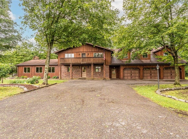 526 Pleasant Valley Rd, Bullskin Twp, PA 15425
