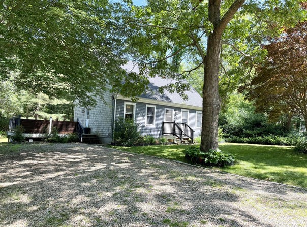 18 Staysail Circle, Marstons Mills, MA 02648