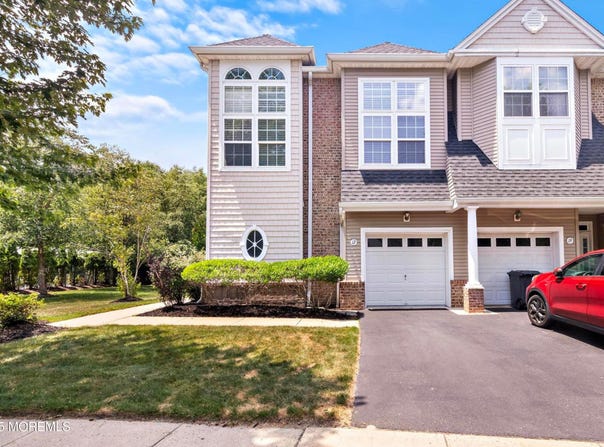 17 Island Breeze Court, Manahawkin, NJ 08050