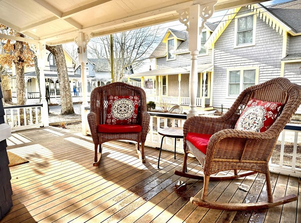 1 Cottage Park, Oak Bluffs, MA 02557