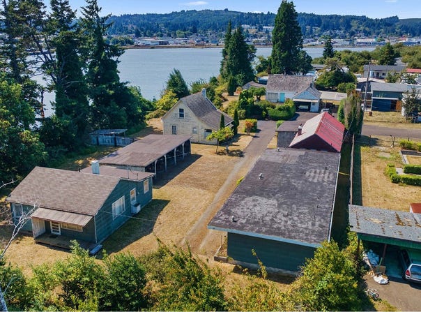 532 LIMNELL St, CoosBay, OR 97420