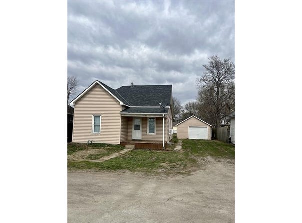 1605 Parkview Avenue, St Joseph, MO 64504