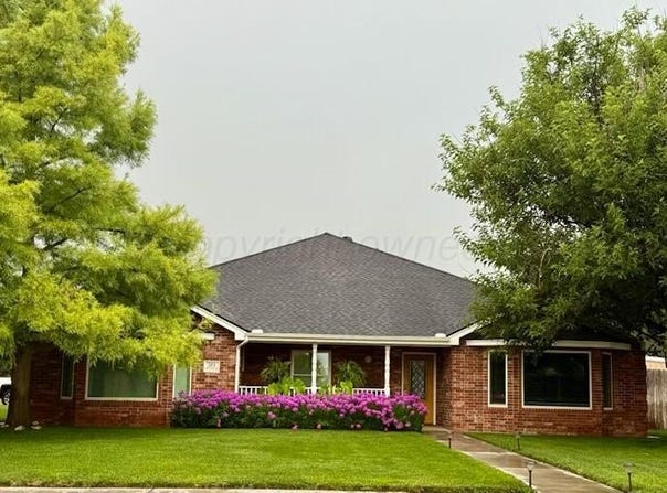 301 Floyd Avenue, Dumas, TX 79029