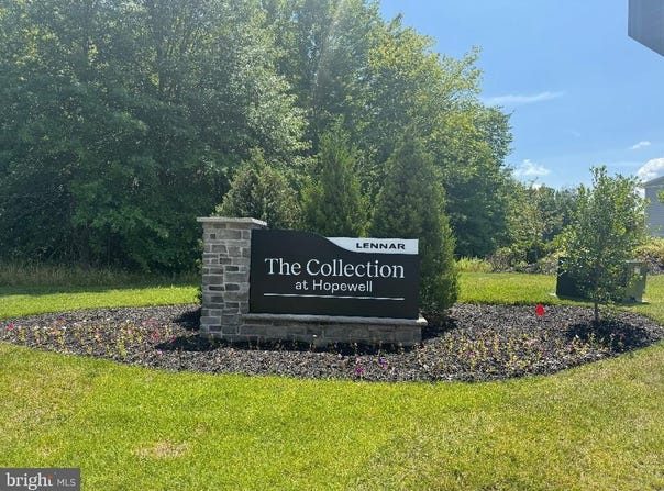 122 ADA HIGHTOWER AVE, PENNINGTON, NJ 08534