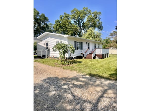 138 W Colon Road, Coldwater, MI 49036