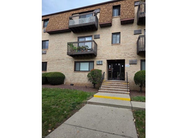2 Honiss St, Belleville Twp., NJ 07109-1082