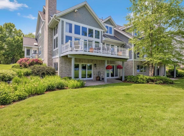1223 Milwaukee St, Delafield, WI 53018