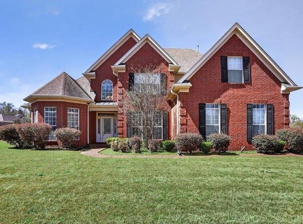 911 CLAIR Cv, Hernando, MS 38632