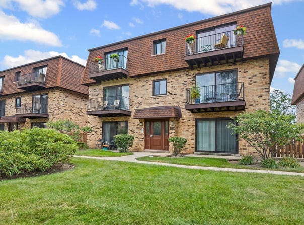 9713 Bianco Terrace, Des Plaines, IL 60016