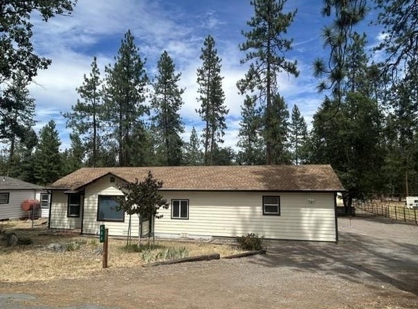 808 Dewitt Park Road, Yreka, CA 96097