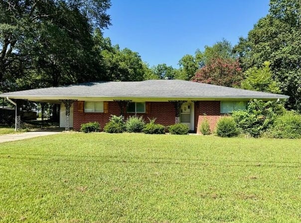127 Oak St., Coffeeville, MS 38922