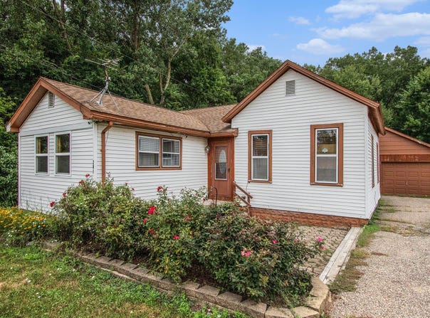 201 Sherman Street, Galien, MI 49113