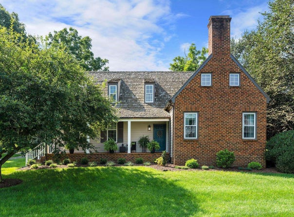 102 SMITHLEIGH CR, STAUNTON, VA 24401