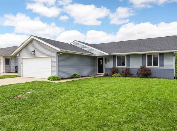 4812 Montclair Dr NW, CedarRapids, IA 52405