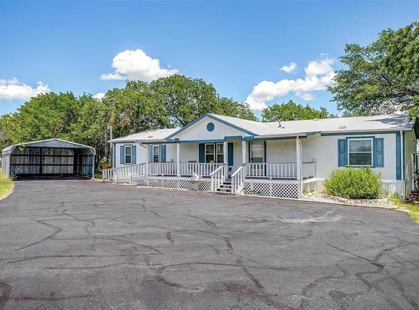 207 Sea Salt Drive, Springtown, TX 76082