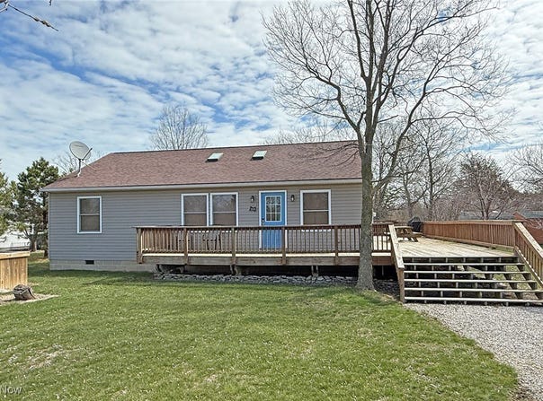 205 Lower Cliff Drive, Kelleys Island, OH 43438
