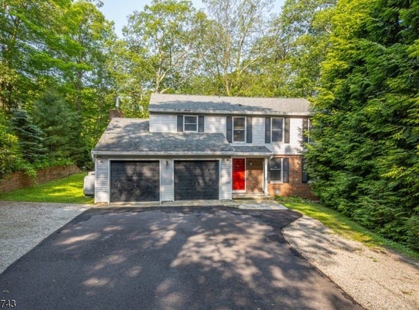 15 Lisa Dr, Vernon Twp., NJ 07422-1004