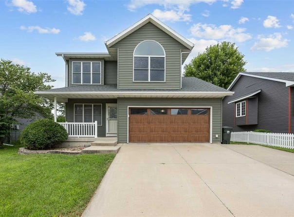 1566 Hemingway Ln, IowaCity, IA 52240