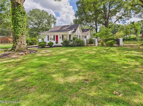 219 Mckie Street, Senatobia, MS 38668