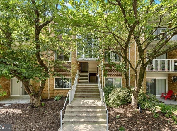 8001 Chanute Place, Falls Church, VA 22042
