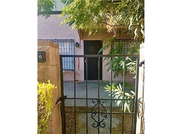 4338 Caliente Street, Las Vegas, NV 89119