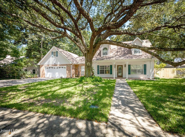 3607 Magnolia Bayou Circle, Ocean Springs, MS 39564