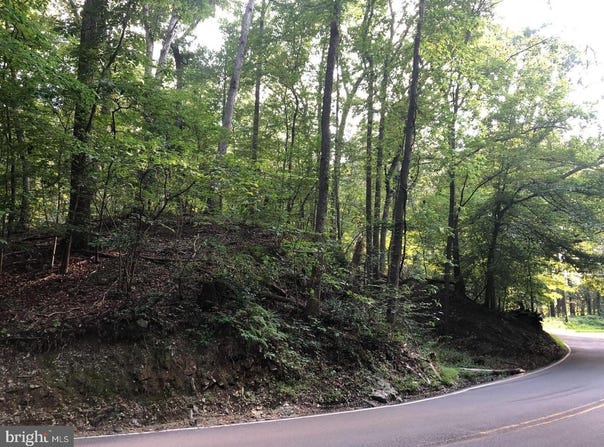 BEACH MILL Road, GREAT FALLS, VA 22066