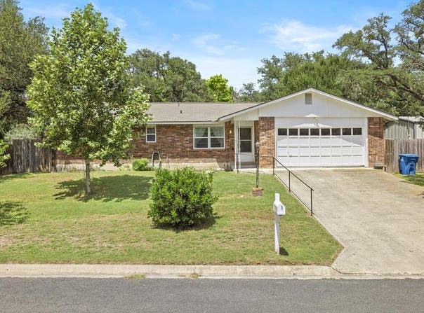 127 Contour Dr, Kerrville, TX 78028