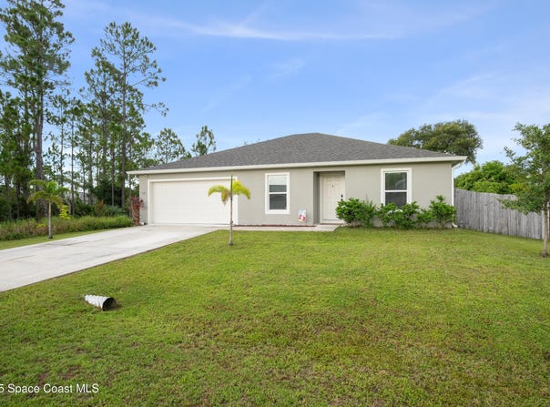 1015 Cranberry Road SE, Palm Bay, FL 32909